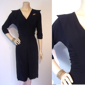 Devastating 1940s rayon dress w/incredible pointed front V yoke Waist 25&quot; femme fatale