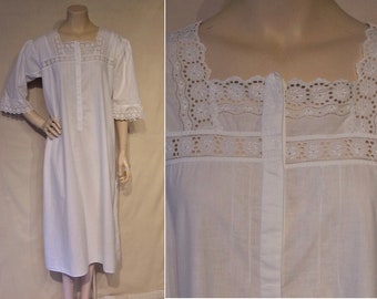 Delightful early 20th century cotton nightgown w/broderie anglaise trim Bust 41"