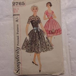 Beautiful 1958 full skirted dress pattern w/trim options Bust 32" Original Paper Pattern