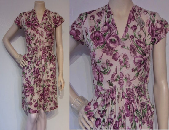 Great 1940s rayon jersey print day dress w/hip poc