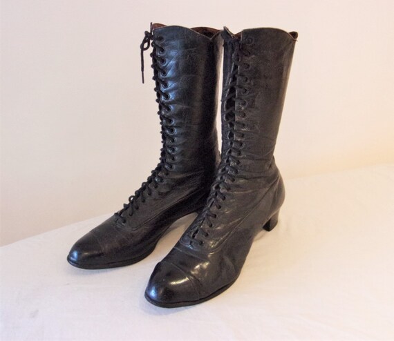 Characterful Edwardian lace up ankle boots /granny