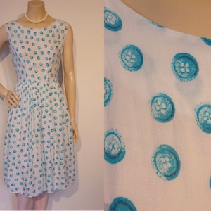 Sweetest late 1950s novelty button print day dress Waist 25 1/2&quot;