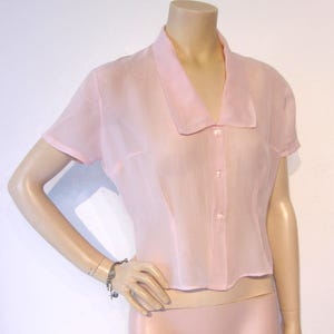Flirty 1950s pink sheer fitted blouse w/low collar Bust 39&quot;