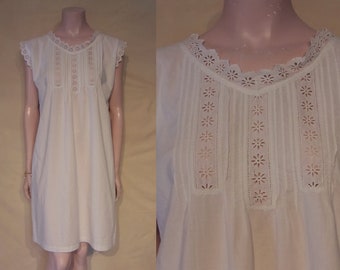 Enchanting Edwardian chemise w/ornate front yoke Bust to 40"