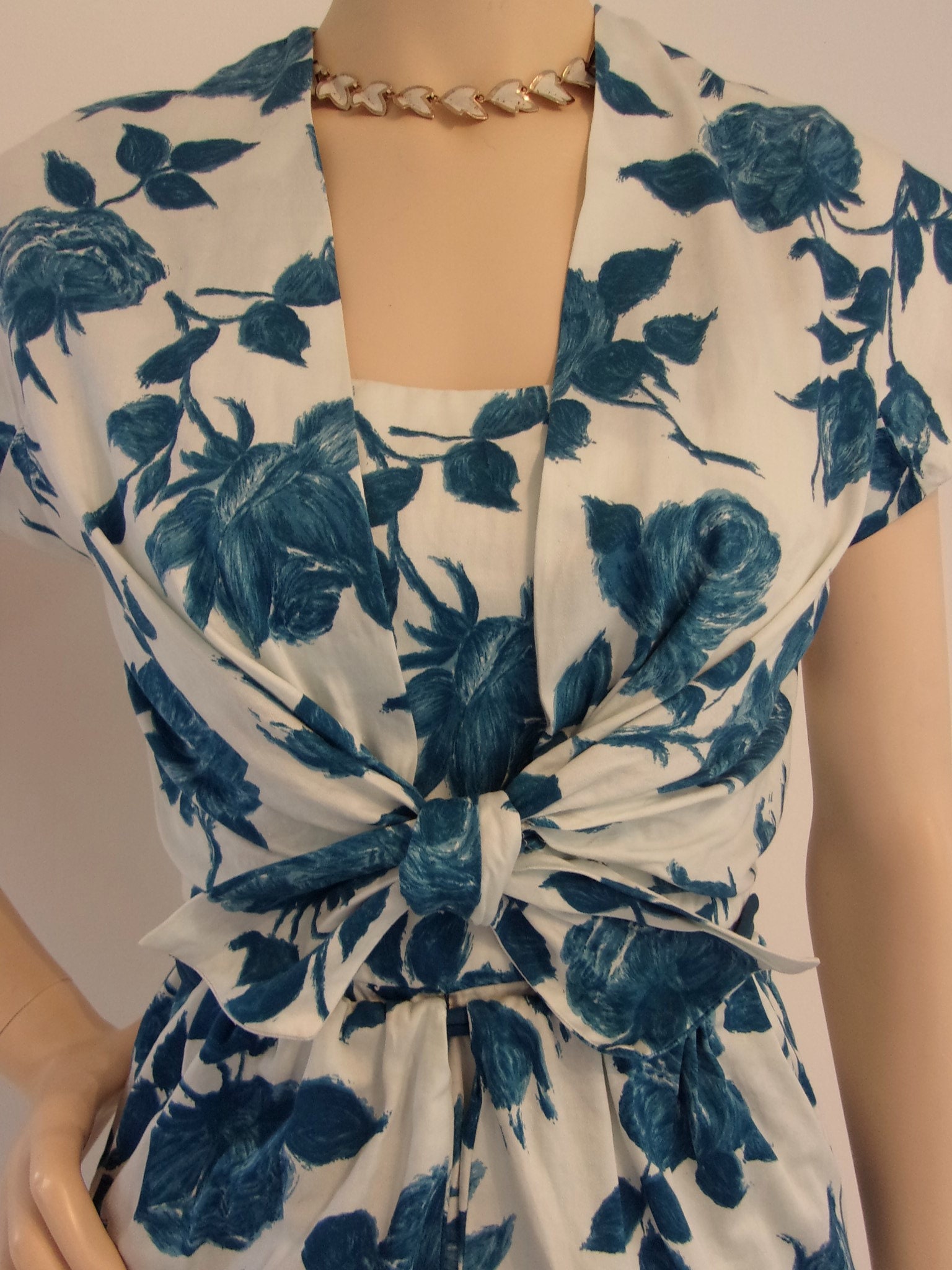 Fabulous 1950s Blue Roses Print Wiggle Dress W/bolero Waist 24 | Etsy UK