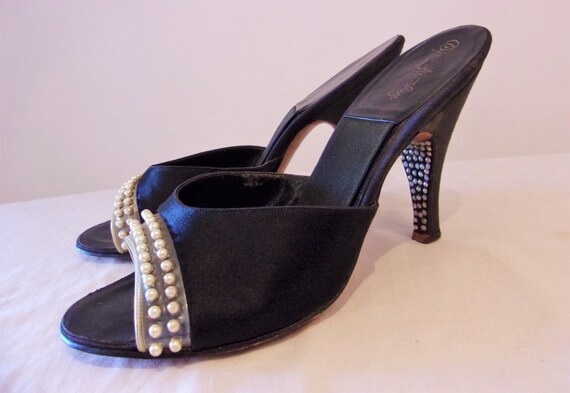 Bombshell 1950s springolator mules w/pearl set hee