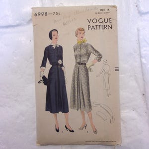 Tailored 1950 Vogue dress pattern w/pocket option Bust 32&quot; Original Paper Pattern