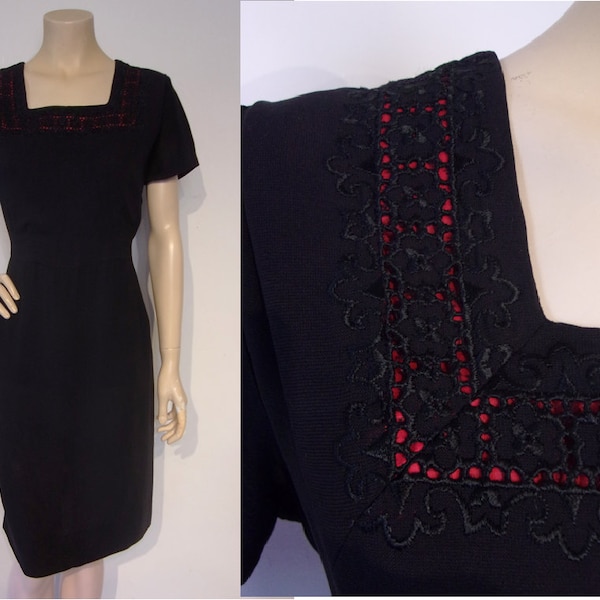 Cool 1950s black wiggle dress w/red trim Bust 40"/41" Wounded but wow