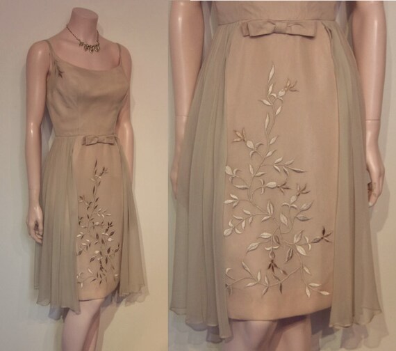 Enchanting 1950s embroidered chiffon cocktail wigg