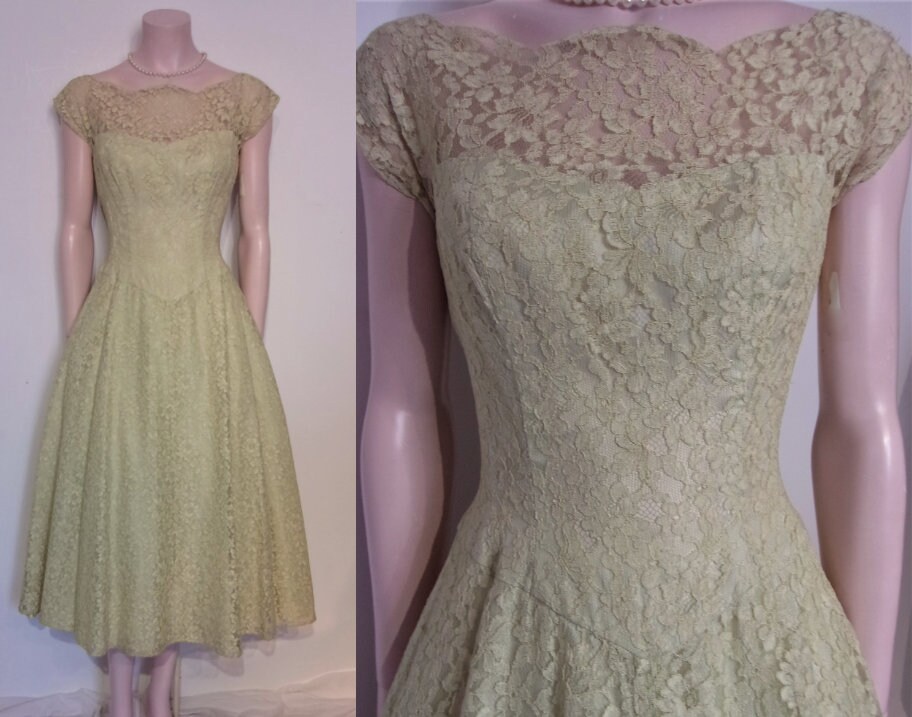 Image of Delicous S Lace Cocktail Dress Fit & Flare Silhouette Waist  /"-" Beautiful Bodice Shape