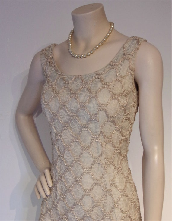 Knockout 1950s nude lace cocktail wiggle dress w/over… - Gem