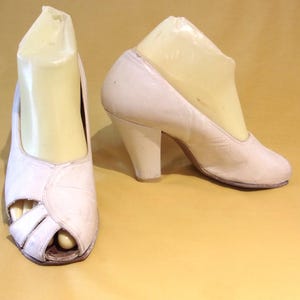 Cutie pie 1940s open toe white high heels w/cutouts US 6 / UK 4
