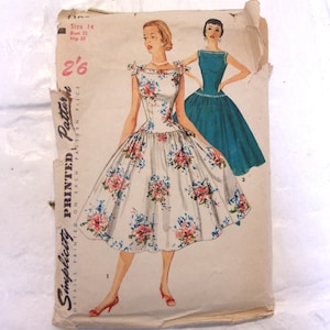 Beautiful 1955 full skirted dress pattern w/bateau neckline  bust 32&quot; Original Paper Pattern