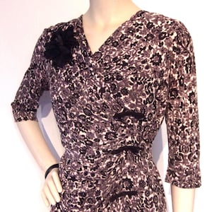 Fabulous 1950s jersey print draped wiggle dress Bust 38&quot;-39&quot; great design