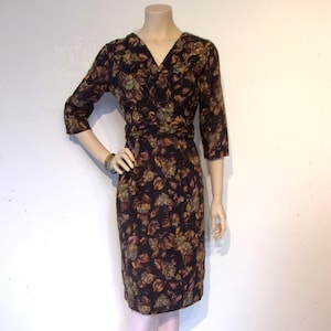 Fab late 1950s print wiggle dress w/draped bodice Waist 26&quot; Short/petite