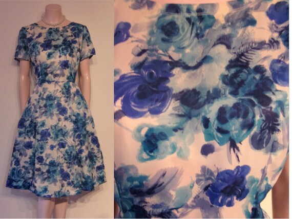 Lovely 1950s blue rose print nylon full skirted da