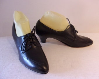 Cool 1950s1960s black point toe lace ups  US 6 1/2 / UK 4 1/2 A+ condition