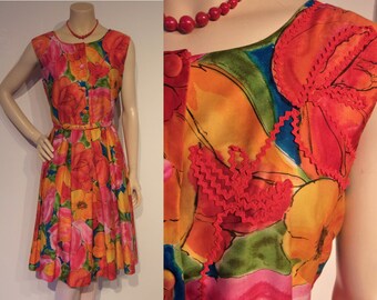 Delicious early 1960s vivid print day dress w/rick rack applique Waist 31" w/belt