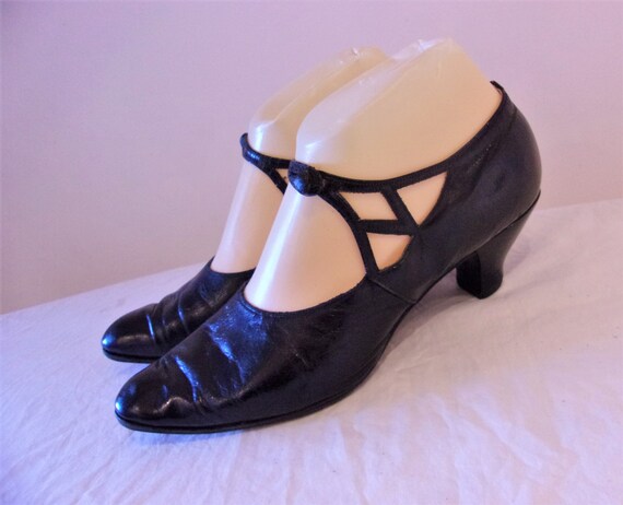 mary jane 1920s shoes