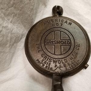 Griswold 308 and 309 Waffle Irons. Base not included. Excellent Condition Cleaned and Seasoned Griswold Mfg. Co. Erie, PA. FREE Shipping USA