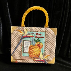 Preciosa cartera Braciano con caja de puros. Cuentas y asa con cuentas. Receta de piña colada. Hecha a mano. Envío gratuito en EE. UU.