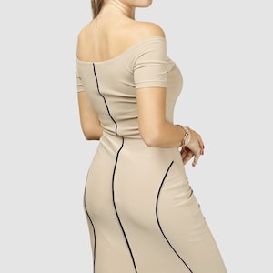 Back S-Line Dress / Beige - Black