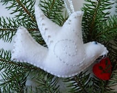 Dove Ornament / White Felt Bird Ornament / Dove of Peace / Christmas Decor / Winter Decor / Holiday Decoration / Doorknob Hanger Pillow