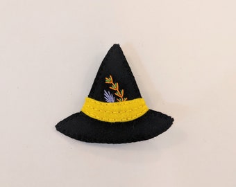 Felt Witch Hat Brooch, Halloween Pin, Witch Hat Pin, Halloween Jewelry, Felt Jewelry, Stylish Witch, Witchy Fashion, Embroidered Jewelry