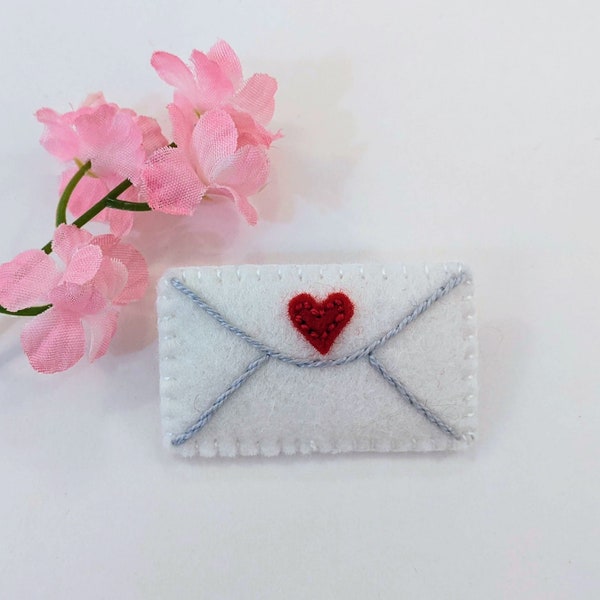 Felt Envelope Brooch Pin, Love Letter Brooch Pin, Valentine Brooch, Romantic Pin, Valentine Jewelry, Felt Jewelry, Felt Heart, Lapel Pin