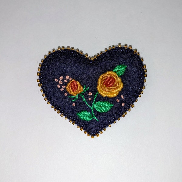 Felt Heart Brooch, Felt Heart Pin, Felt Jewelry, Yellow Roses, Embroidered Roses, Flower Jewelry, Flower Brooch, Roses Pin, Beaded Brooch