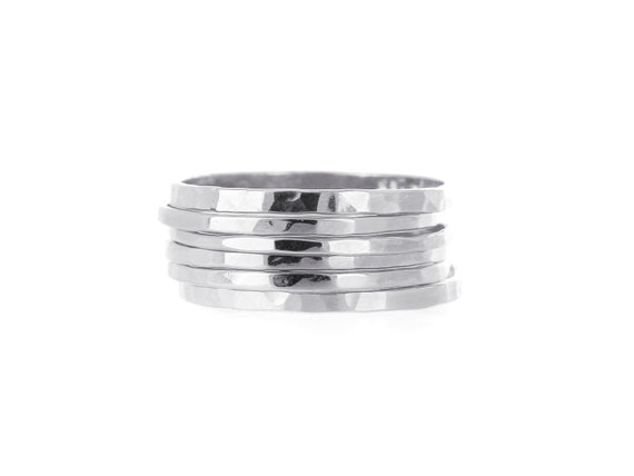 plata de ley anillo de apilamiento martillado anillo minimalista delgado Joyería Anillos Anillos apilables Anillo de apilamiento martillado de plata de 1 mm 