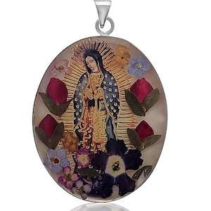 Pendentif ovale recto-verso en argent sterling, Pendentif Notre-Dame de Guadalupe, 1 pièce, Argent véritable, Fleurs incrustées dans l'image, Pièce artistique