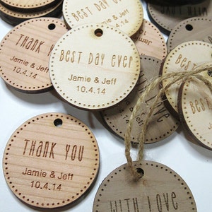Etiquetas de boda de 1,5 x 1,5 Etiquetas de boda personalizadas Etiquetas de boda de madera imagen 2
