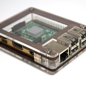 C4Labs ゼブラケース（Raspberry Pi 3B+、3、2、B+用）電源コード、ヒートシンク、ファン付き、またはソリッドトップオプション（ウォールナット突板）