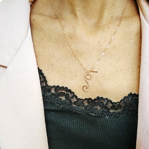 Collar colgante inicial grande, collar relleno de oro, collar de letras S, collar de monograma grande, collar de letras hecho a mano, collar personalizado