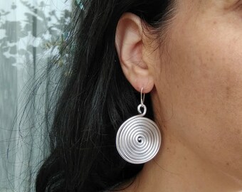 Pendientes colgantes en espiral de aluminio, alambre de plata de ley