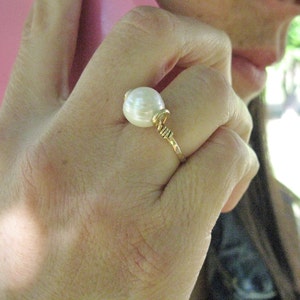 Gold Filled Pearl Ring, Freshwater Pearl Ring, Dainty Rings for Women, White Pearl Ring, Hammered Ring, Mother Gift, by SaraGalStudio.