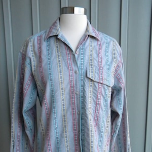 Vintage Gray Cotton Blouse with Embroidery Pattern / by Lizwear / Gray with Blue, Red and Yellow Trim / Size S
