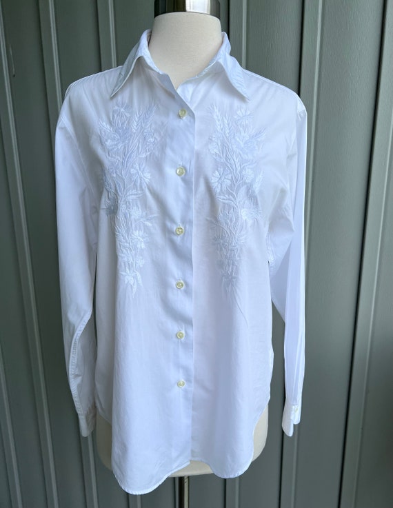 Vintage Classic White Blouse with Embroidery Deta… - image 1