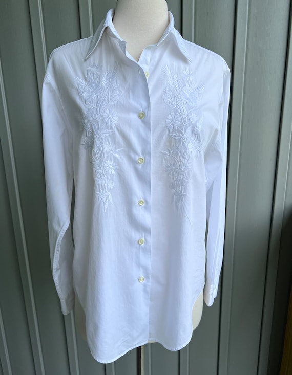 Vintage white blouse with intricate embroidery … Mlll