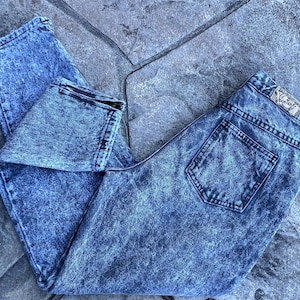 Size 27 Vintage High Waist Gray Acid Wash Denim Jeans  with Zip Ankles / by Bonjour / Made in USA / Zip Ankle / 27 inch Waist
