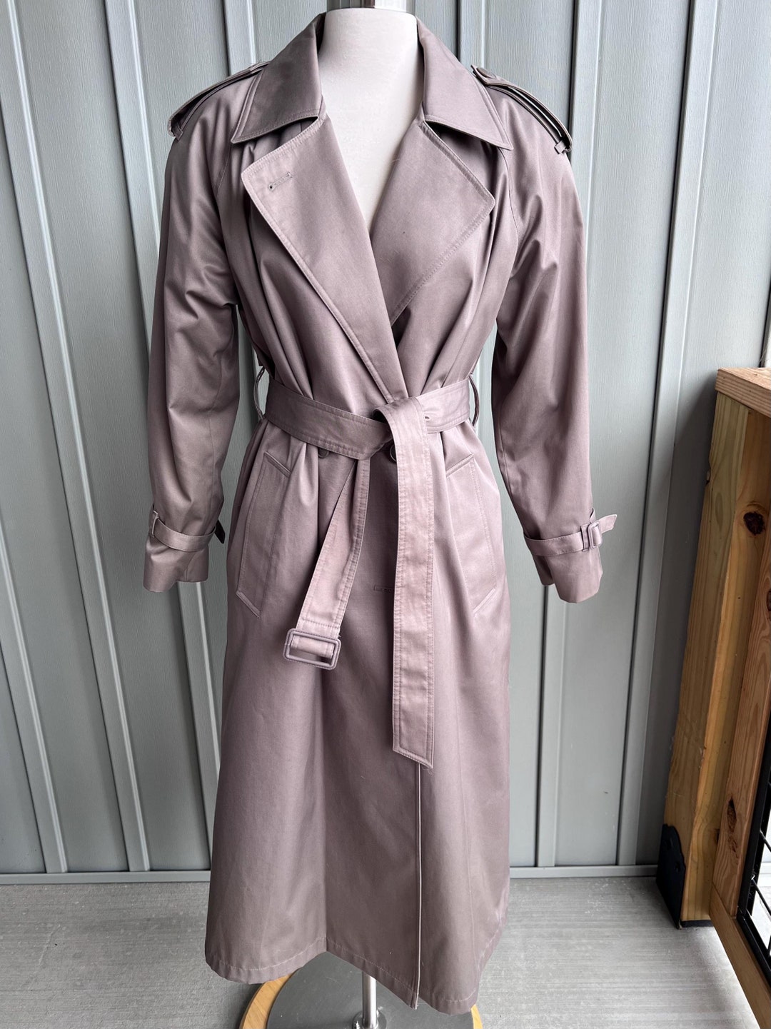 Vintage Women's Classic Trench Coat / by Worthington / Button in Warm ...
