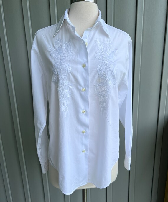 Vintage Classic White Blouse with Embroidery Deta… - image 10