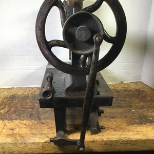 1875 Barclay Zeldzame Canadese naaimachine. afbeelding 4
