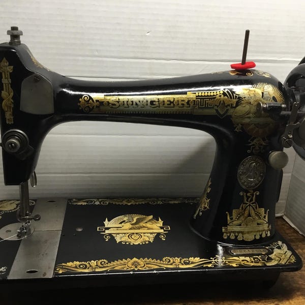 1920s approx. Singer 127VS Treadle sewing machine head, Memphasis decals sphinx , 84 percent approx good decals, fully reconditioned.