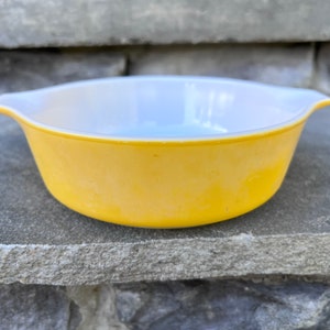 Vintage Sunflower Yellow Pyrex Casserole Dish / 471 One Pint / Yellow with White Interior / Yellow Pyrex / 1960&#39;s Pyrex