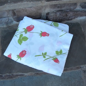 Vintage Floral Flat Sheet / Tastemaker by JP Stevens / Made in USA / No Iron Percale / Full Size / Pink Roses