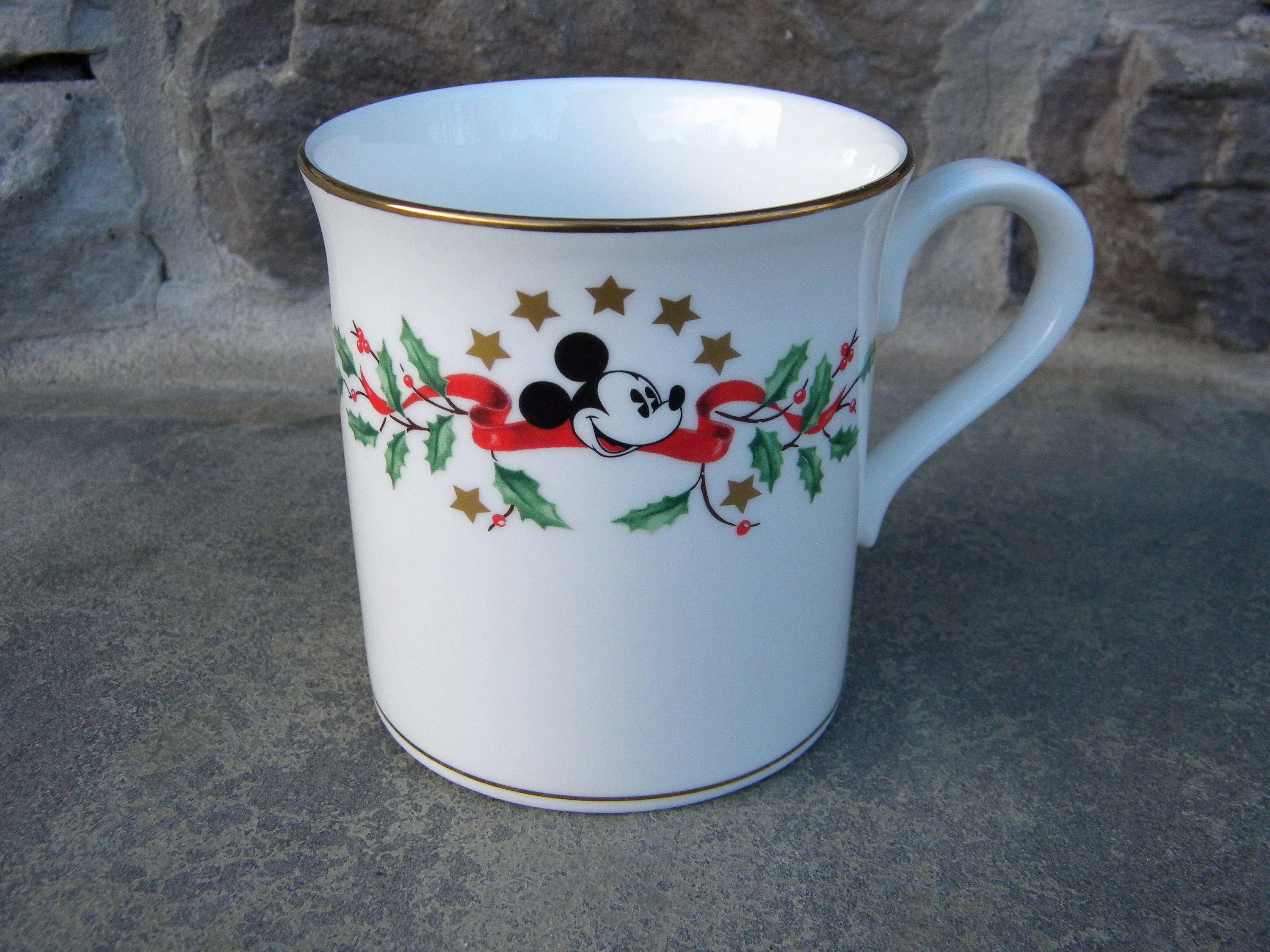 Disney Christmas by Lenox / Coffee Mug / Mickey Mouse and Holly / Made in  USA / Fine Porcelain / Holiday Mug 