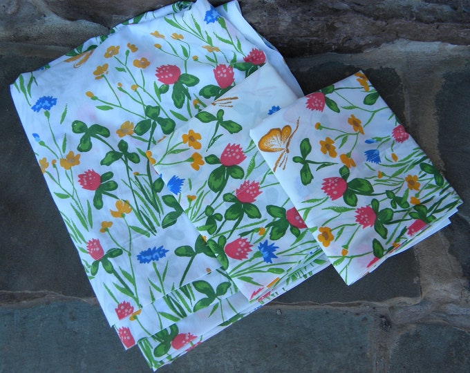 Vintage Queen Floral Flat Sheet and 2 Pillowcases / by Burlington