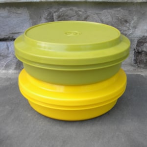 Vintage Tupperware Seal N Save Storage Bowls / Set of 2 / Yellow & Green / 1206 Tupperware Storage / 1980&#39;s Tupperware